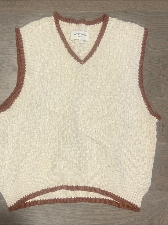 Demylee Other - Demy by Demylee cream sweater vest